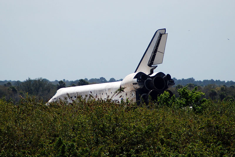 Discovery lands for a final time