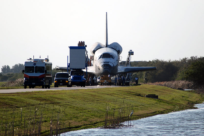 Discovery lands for a final time