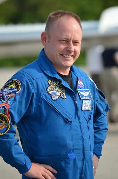 Astronauts arrive for Endeavour's final flight