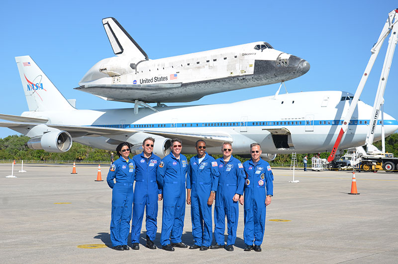 Space shuttle Discovery mated to jumbo jet for ride to Smithsonian