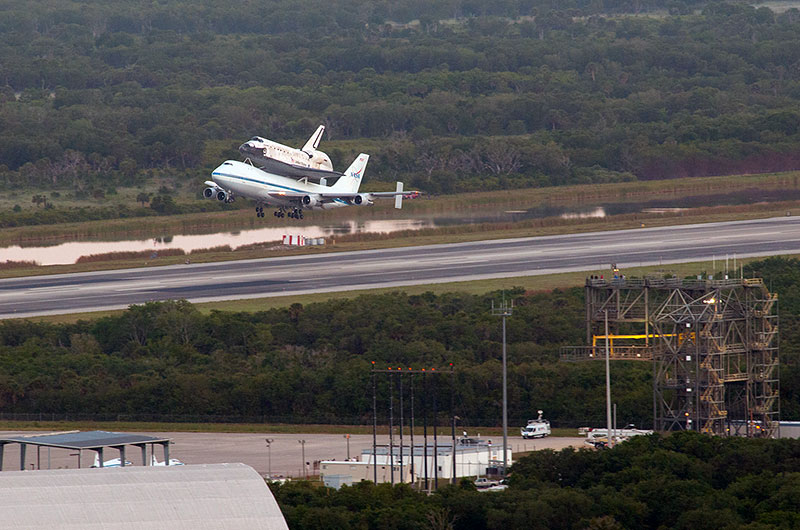 Space shuttle Discovery lands in Washington for Smithsonian display