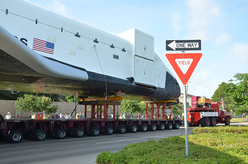 Sunday drive: Space shuttle replica's road trip to Space Center Houston