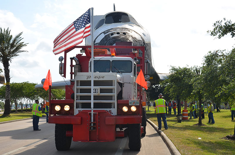 Sunday drive: Space shuttle replica's road trip to Space Center Houston