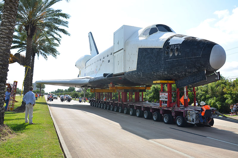 Sunday drive: Space shuttle replica's road trip to Space Center Houston