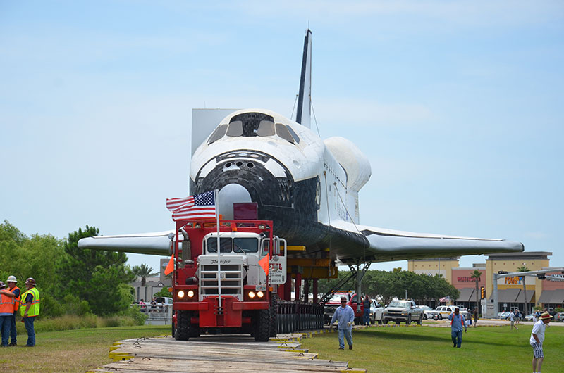 Sunday drive: Space shuttle replica's road trip to Space Center Houston