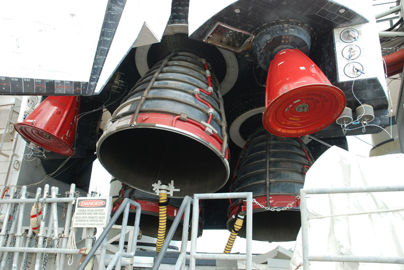 On the launch pad with space shuttle Discovery