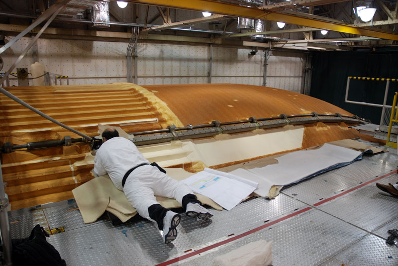 Space shuttle's final fuel tank arrives at launch site