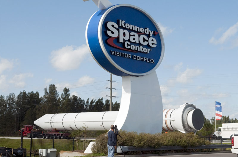 NASA's Fla. visitor center clearing way for Atlantis arrival